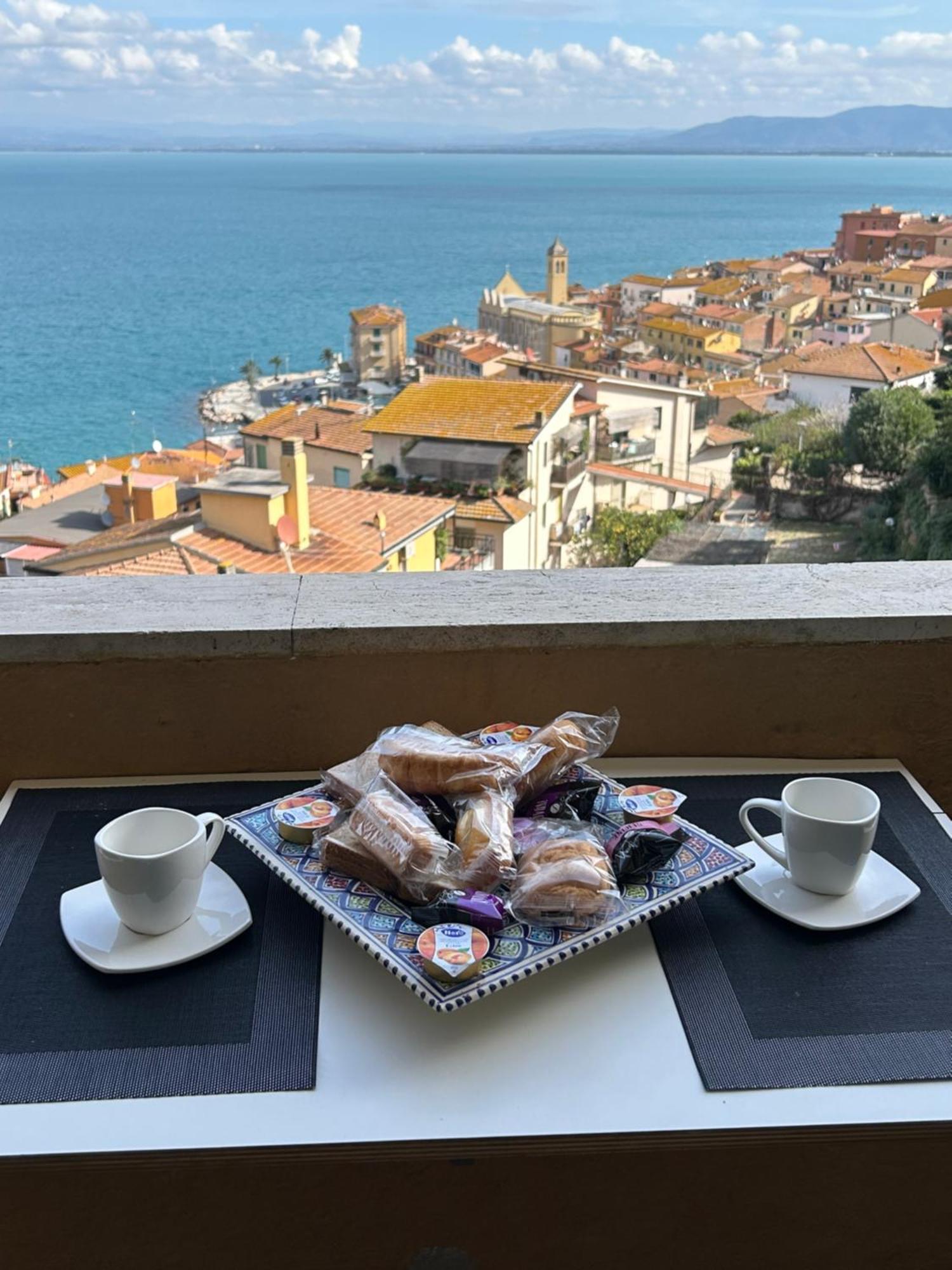 Apartamento Bilocale Vista Mare Con Posto Auto Porto Santo Stefano  Exterior foto